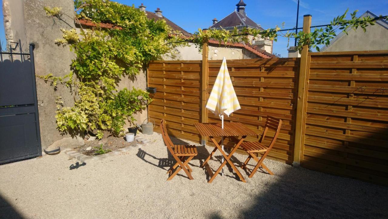 Les Dames-Jeannes Bed & Breakfast Chavot-Courcourt Bagian luar foto